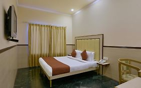 Hotel Annex Dehradun 3*